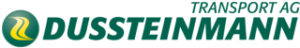 Logo für DUSSTEINMANN TRANSPORT AG. Das Logo zeigt den Firmennamen in Grün, mit „TRANSPORT AG“ in kleineren Buchstaben über „DUSSTEINMANN“. Links neben dem Text befindet sich ein grün-gelbes kreisförmiges Emblem.